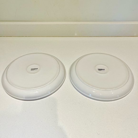 CRATE & BARREL WHITE DINNER PLATES 10 1/4" Tobin ? Set of 2 - Picture 4 of 6